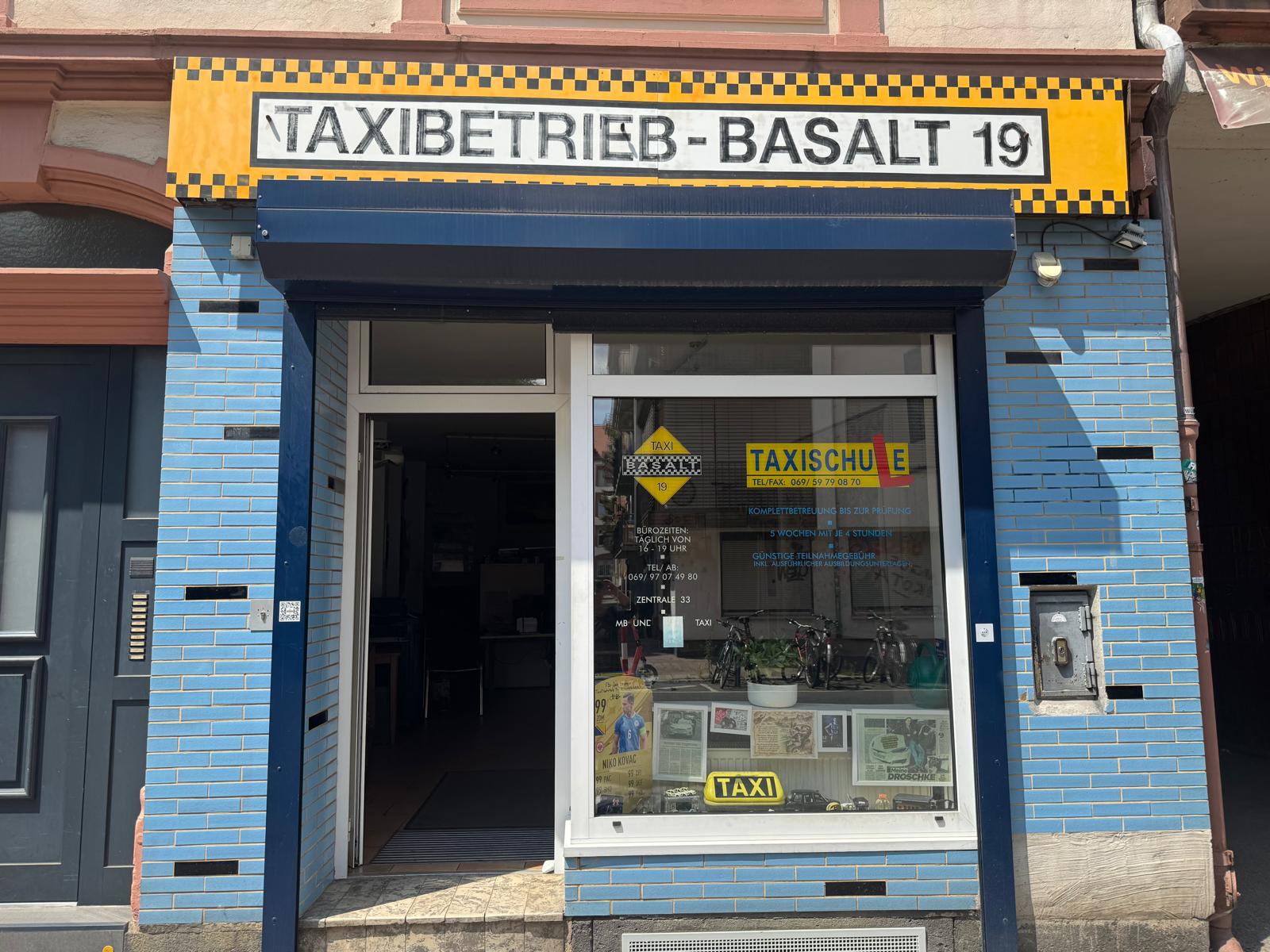 Taxischule Frankfurt in der Basaltstraße 19